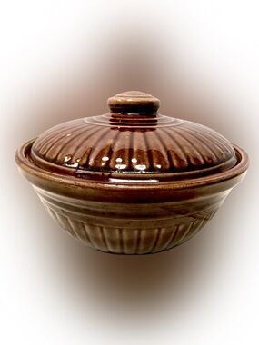 McCoy USA Pottery Vintage 1960’s Brown Glazed Ribbed Covered Casserole Bean Pot